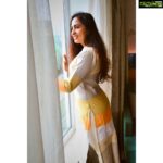 Srushti Dange Instagram - Laughter is like a windshield wiper, it’s doesn’t stop the rain but allows us to keeping going 😉