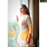 Srushti Dange Instagram - Laughter is like a windshield wiper, it’s doesn’t stop the rain but allows us to keeping going 😉