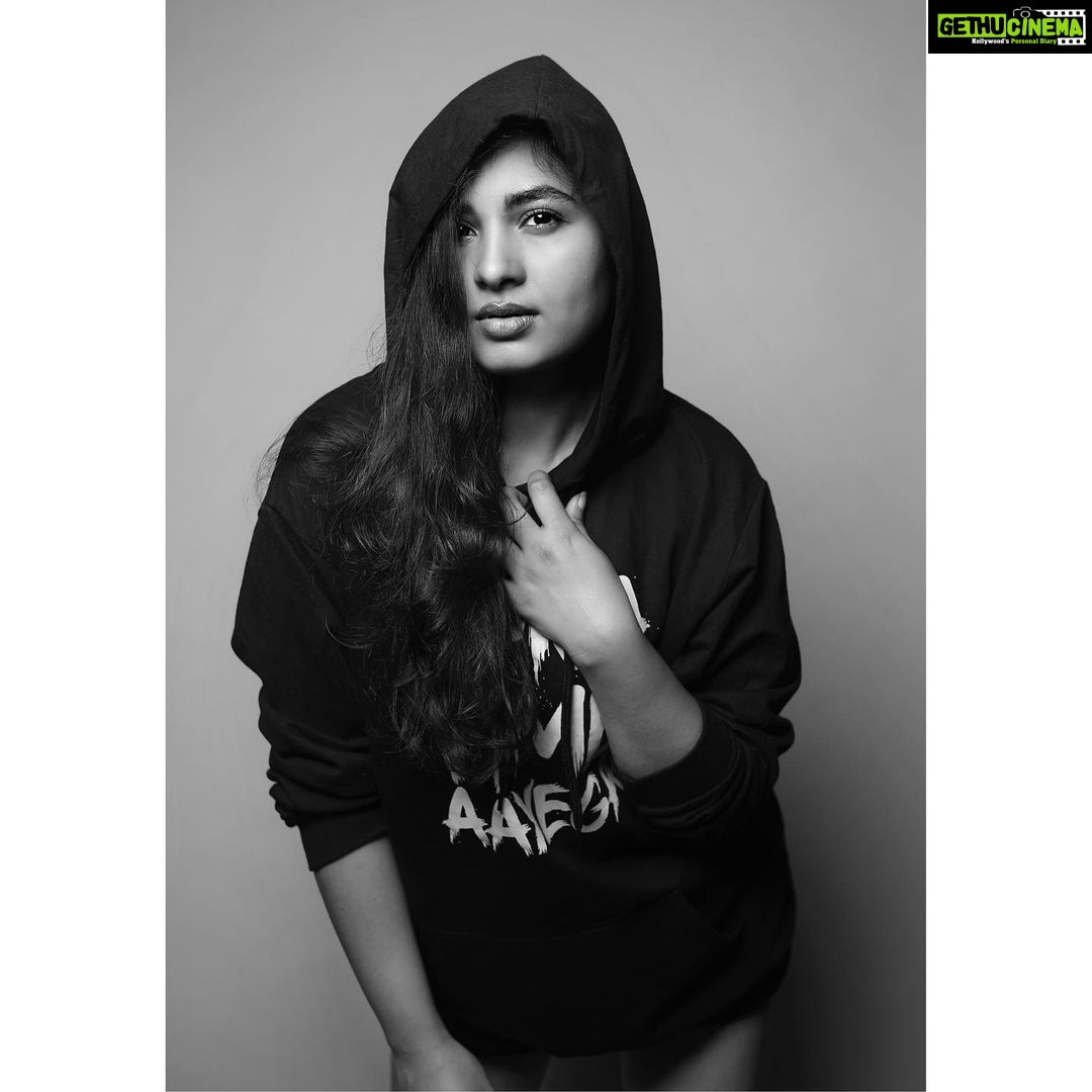 Srushti Dange Instagram - Humble, with just Hint of Kanya 🎩 🤘 #apnatimeaayega Shot by @kiransaphotography