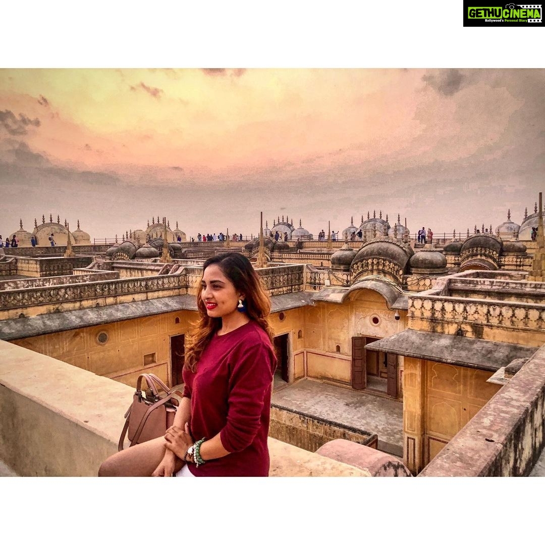 Srushti Dange Instagram - These Vibes... this Peace... this Happiness cannot be F***** with ππ»πΈπ¦ #jaipurdiaries #rajasthan #livebeautifully #sunsetphotography #sunsetlover Jaipur, Rajasthan