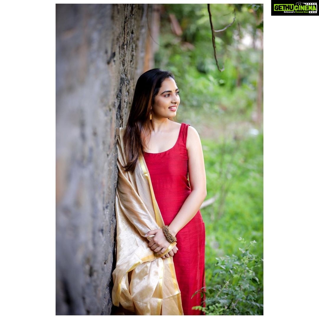Srushti Dange Instagram - 🍀 Design and style by @dorothyjai Assisanted by @deepika_raja16 HUM by @hairandmakeupbynive Photographer @kiransaphotography