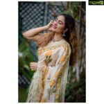 Srushti Dange Instagram - Live life in warm yellow🌼🍀🌼 Saree by: @unnatisilks HUA by: @ashumakeover & team Photography by: @kiransaphotography 🌸🦋🍀
