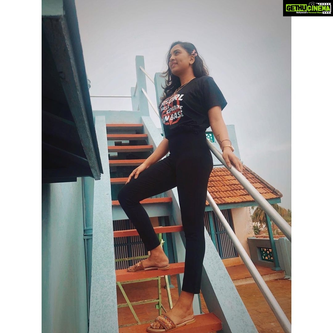 Srushti Dange Instagram - One does not simply Create a clever Instagram caption so Basically I wore it on my Tππ»ππ¬ thank you @almytees πΈπ¦