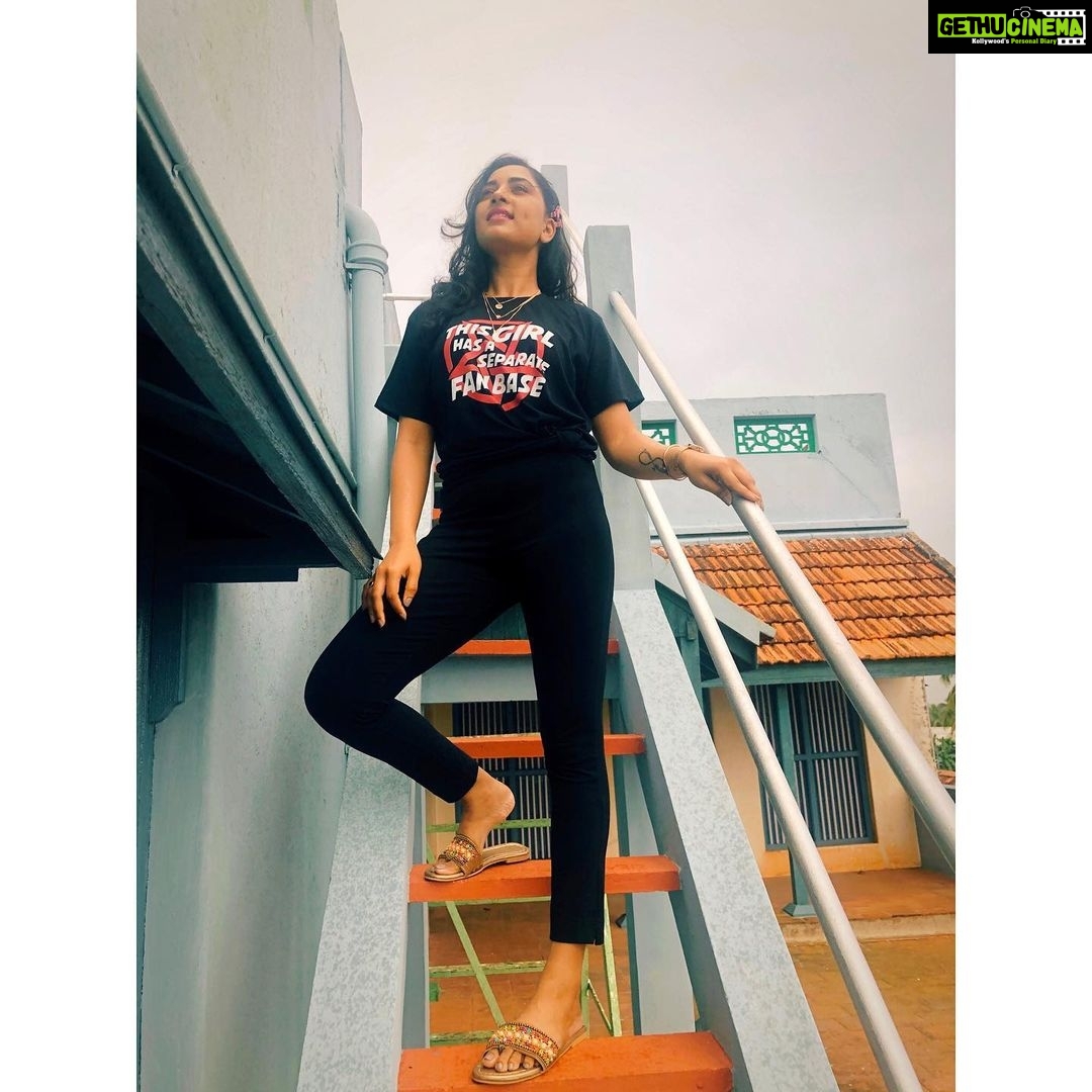 Srushti Dange Instagram - One does not simply Create a clever Instagram caption so Basically I wore it on my Tππ»ππ¬ thank you @almytees πΈπ¦