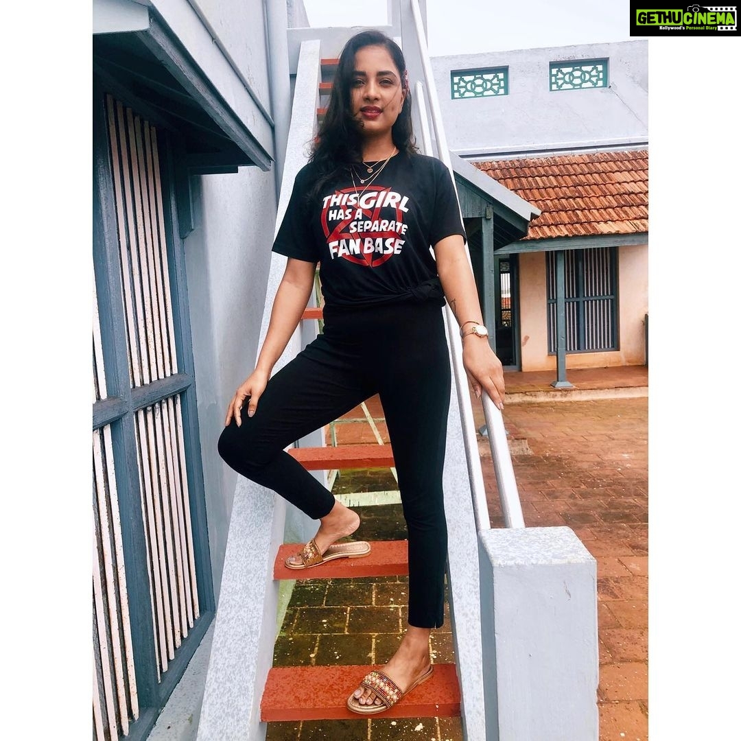 Srushti Dange Instagram - One does not simply Create a clever Instagram caption so Basically I wore it on my Tππ»ππ¬ thank you @almytees πΈπ¦