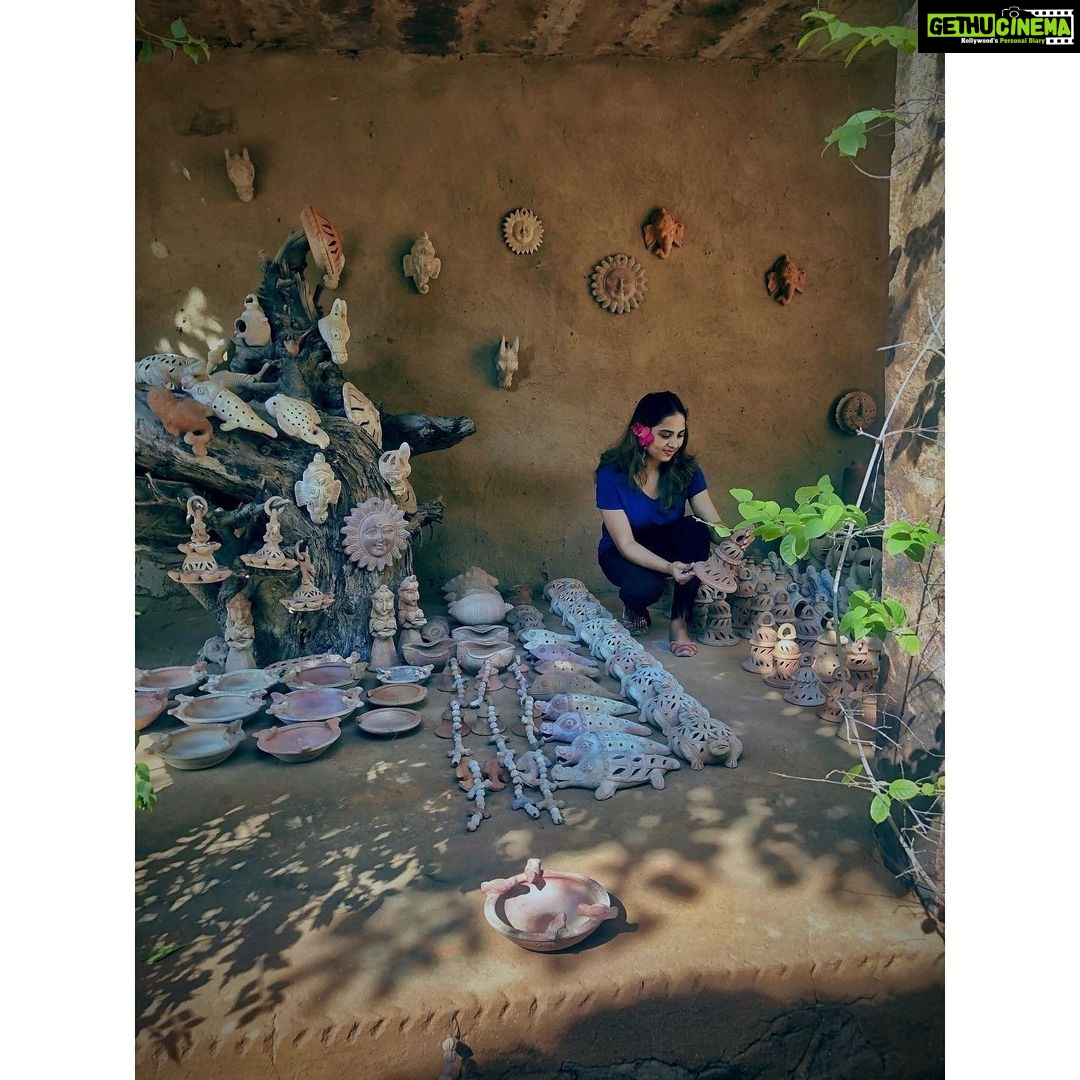Srushti Dange Instagram - I don’t know where I’m going from here but I promise it won’t be boring 🍀🦋🌸 #handcraft #nature #greenery #gardenlife #peace #handmadeart #artistic