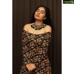 Srushti Dange Instagram - She’s a wandering, roaming, bohemian woman with hair that flows & eyes that knows 🌸🦋 Style by @dorothyjai MUA by @hairandmakeupbynive Photography by @varuun.jpg