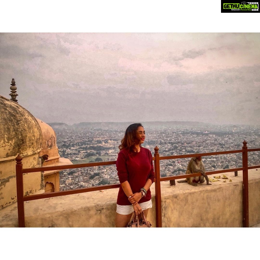 Srushti Dange Instagram - These Vibes... this Peace... this Happiness cannot be F***** with ππ»πΈπ¦ #jaipurdiaries #rajasthan #livebeautifully #sunsetphotography #sunsetlover Jaipur, Rajasthan