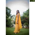 Srushti Dange Instagram – 🌼
Design and style by @dorothyjai 
Assisted by @deepika_raja16 
HUM by @hairandmakeupbynive 
Photography by @kiransaphotography 🍃