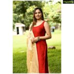 Srushti Dange Instagram – 🍀
Design and style by @dorothyjai 
Assisanted by @deepika_raja16 
HUM by @hairandmakeupbynive 
Photographer @kiransaphotography