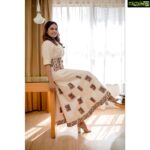 Srushti Dange Instagram – 🐣
Designer & style by @dorothyjai 
HUM by @hairandmakeupbynive 
Concept styling by @puraniii 
Jwellery by @pothysofficial 
Assisted by @deepika_raja16 
Photography by @kiransaphotography 🦋🌸