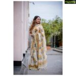 Srushti Dange Instagram - Live life in warm yellow🌼🍀🌼 Saree by: @unnatisilks HUA by: @ashumakeover & team Photography by: @kiransaphotography 🌸🦋🍀