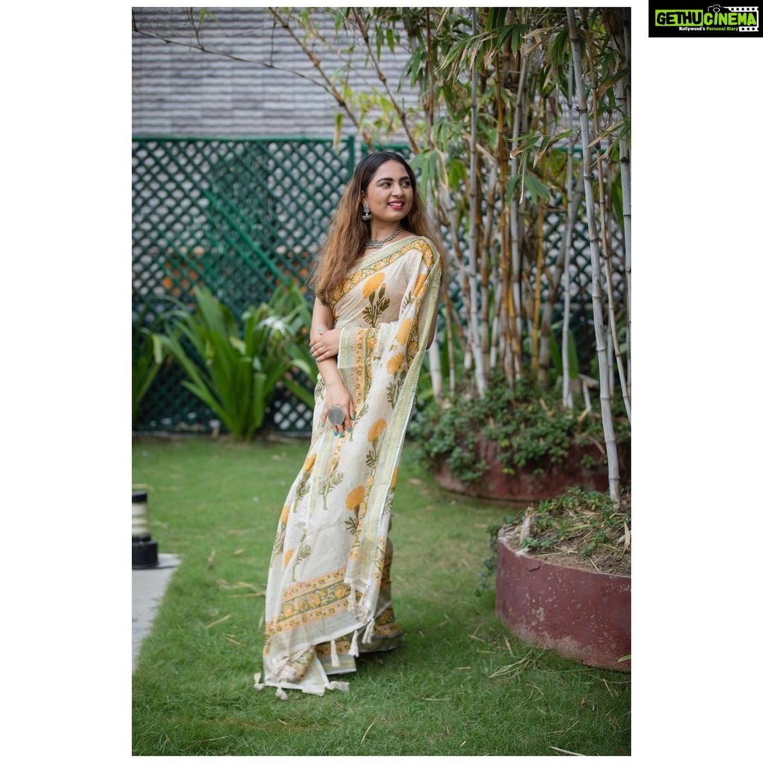 Srushti Dange Instagram - Live life in warm yellow๐ผ๐๐ผ Saree by: @unnatisilks HUA by: @ashumakeover & team Photography by: @kiransaphotography ๐ธ๐ฆ๐