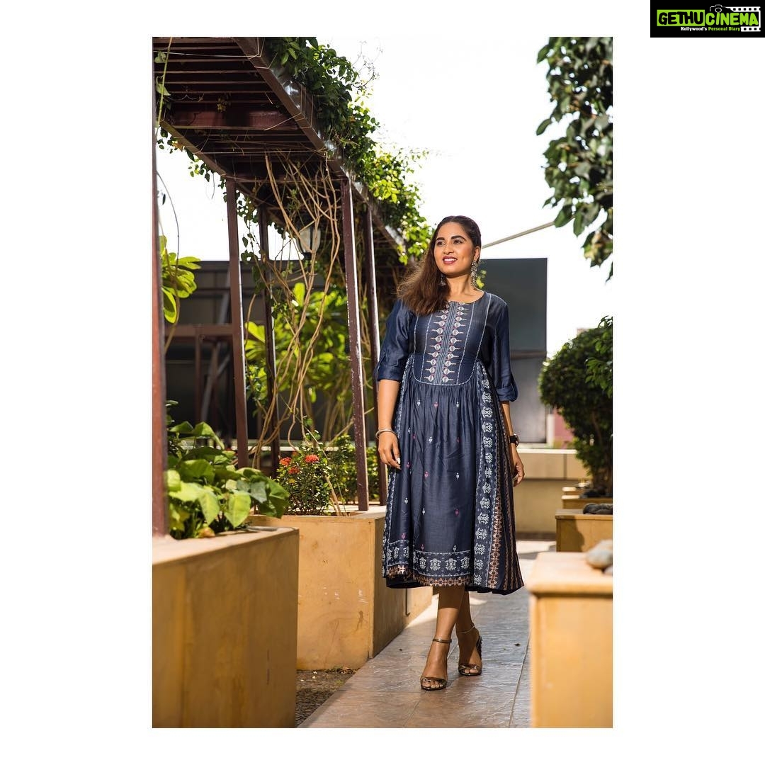 Srushti Dange Instagram - 👽 Designer by @pothysofficial Styled by @puraniii Shoes by @charleskeithofficial Watch by @michaelkors MUA by @hairandmakeupbynive Shot by @virtuosostudios @vigneshveeracholan @santhoshgunasekar