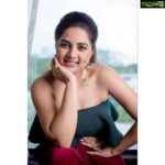 Srushti Dange Instagram - Looking at you Designer by @studio149 Styled by @puraniii Jewellery by @pothysofficial MUA by @hairandmakeupbynive Photography by @kiransaphotography