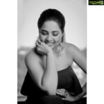 Srushti Dange Instagram - Black and white is my thing 👻 Design by @studio149 Styled by @puraniii Jewellery by @pothysofficial MUA by @hairandmakeupbynive Photography by @kiransaphotography 🍀