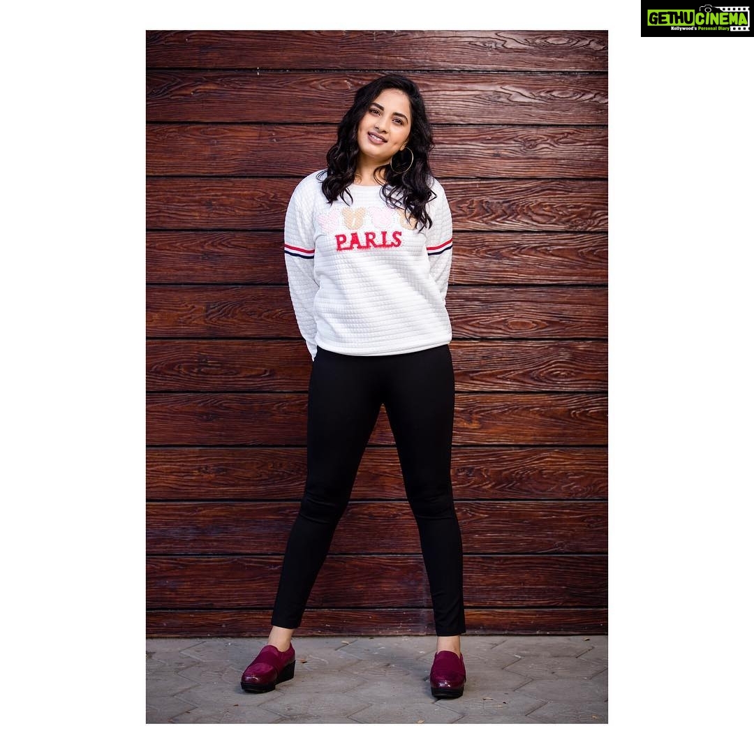Srushti Dange Instagram - 🦋 Photography by @kiransaphotography Styled by @puraniii MUA @Hairandmakeupbynive