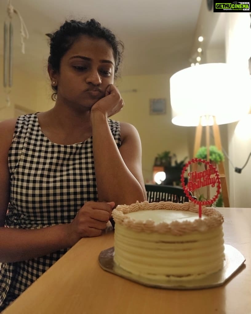 Sruthi Hariharan Instagram - Ending the birthday week with a smashing cake baked by my true love @yashaswini.gurulingaiah herself. Swipe right to see her admiring her cake and criticizing it at the same time. And as long as we get to eat it, we aren't complaining at all ♥️ Thank you both for errrrr EVERYTHING :) I love you.