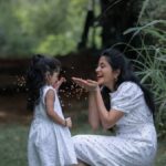 Sshivada Instagram - From one of my favourite shoot... Twinning with my Little Princess 😍🥰😘 📸 @bennet_m_varghese Location @greenbergresort #photoshoot #photography #happiness #twinning #mylittleprincess #Arundhathi #momanddaughter #twinningwithdaughter #likemommylikedaughter #lovewhatyoudo #loveyourlife #liveyourlife #white