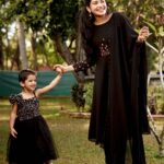 Sshivada Instagram - "Black is a universal taste but an acquired obsession" 🖤🖤 📸 @tibinaugustinephotography 👗 @threads_nbeads Location @canoeville MUA @sajeesh_s_0619_make_over #black #blackdress #twinning #twinningwithdaughter #mylittleprincess #Arundhathi #happiness💕 #love #positivelife #stayblessed Canoe Ville