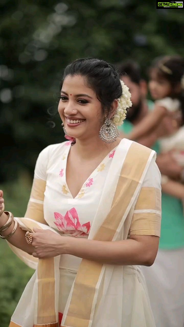 Sshivada Instagram - The festive mood is still ON 🌼🏵😊 Photography : @arif_ak_photography Mua : @aswathivipul Hair : @_arya_jithins_makeover Styling : @joe_elize_joy @styyledbyjoe Assisted by : @sanliya_sabu Costumes:@turmerikofficial Location : @portmuziriskochi Retouch : @jibin_art_gallery #onam #onamshoot #onamvibes🌸 #thiruvonam #photoshoot #happiness #love #family #mylittleprincess #arundhathi