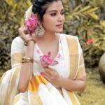 Sshivada Instagram - Onam Shoot 🏵🌼 Photography : @arif_ak_photography Mua : @aswathivipul Hair : @_arya_jithins_makeover Styling : @joe_elize_joy @styyledbyjoe Assisted by : @sanliya_sabu Costumes:@turmerikofficial Location : @portmuziriskochi Retouch : @jibin_art_gallery #onam #onamshoot #onamvibes🌸 #thiruvonam #photoshoot #happiness #love Port Muziris, A Tribute Portfolio Hotel, Kochi