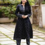 Sshivada Instagram - Be Yourself, But always be your Best Self😍🥰 Flaunting in my favourite dress from @vintageclosetofkamali 📸 by @_shutter_magics_ Earrings from @elegant_drapes_sneha Styled by @kenusjoseph #beyourself #beyourbestself #salwarsuits #cotton