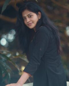 Sshivada Instagram - "Beauty begins the moment you decide to be  Yourself "

📸 @vishnuprasadsignature
👗@vastrakriti.boutique 

#positivemind #positivevibes #positivelife #loveyourself #lovewhatyoudo #nature
