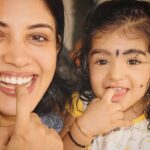 Sshivada Instagram - I always felt great when everyone said I was balancing my career and family well.But I must admit that, today was a tough day for the mother in me.Felt really low when I just couldn't spend time with my little one on her birthday...Missing you sooo badly Arundhathi 😔 Wish that this never happens again...Loads of love and hugs to you my little one😍😘😘😘 PS : no comments about the way I have dressed her up pls😜🤫