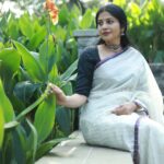 Sshivada Instagram - " and finally she chose herself... "🌸🌸 Clicked by @ganesh_anbayeram Saree from @pichakamweaving Blouse designed by @styledivalabel Jewellery from @venbaaa_collections Styling & MUA @sushma_subramaniyan #saree #sareelove #traditionalwear #beingtraditional #keralasaree #handloom #handloomsarees #beyourself #loveyourlife #liveyourlife