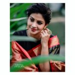 Sshivada Instagram - 😊😊 #sareesofinstagram #sareelove #blackredcombo #sarithajayasuryadesignstudio #banarasisaree #ethniclook #beingtraditional