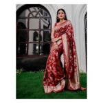 Sshivada Instagram – 🌹

Costume courtesy : @sarithajayasurya  @sarithajayasurya_designstudio ❣️
Photography : @nithinnarayanan_ 📸
MUA : @_femy_antony_ ✨

#sarithajayasuryadesignstudio #sareelove #sareelover #redsaree #banarasisaree #shootdays #sareefashion #sixyardsofelegance