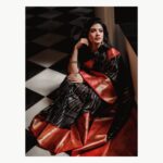 Sshivada Instagram - Beauty begins the moment you love yourself - Laura Brunereau ❣️ Costume courtesy : @sarithajayasurya @sarithajayasurya_designstudio ❣️ Photography : @nithinnarayanan_ 📸 MUA : @_femy_antony_ ✨ #sareesofinstagram #sareelove #blackredcombo #sarithajayasuryadesignstudio #banarasisaree #ethniclook #beingtraditional