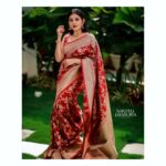 Sshivada Instagram - ❣️ Costume courtesy : @sarithajayasurya @sarithajayasurya_designstudio ❣️ Photography : @nithinnarayanan_ 📸 MUA : @_femy_antony_ ✨ #sarithajayasuryadesignstudio #sareelove #sareelover #redsaree #banarasisaree #shootdays #sareefashion #sixyardsofelegance