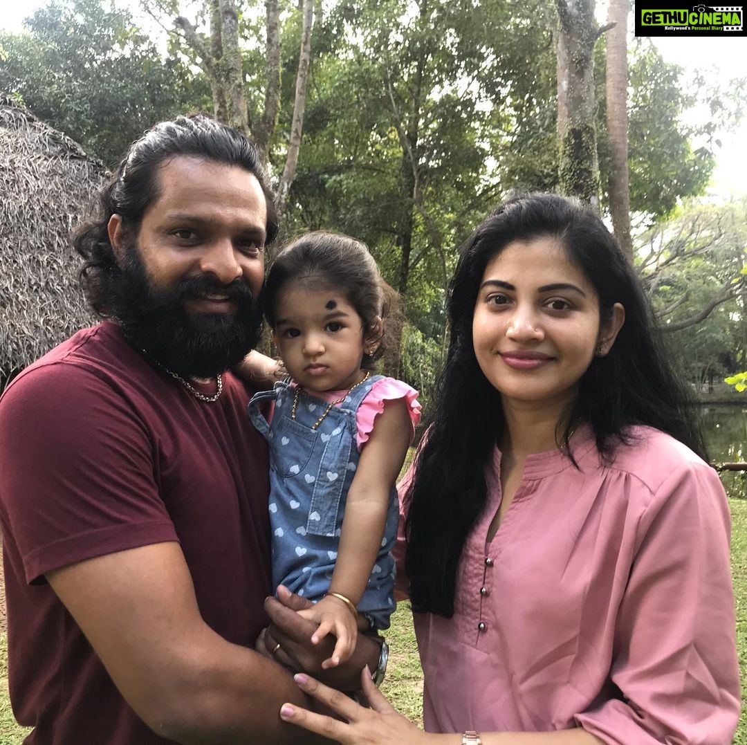 Sshivada Instagram - Everyone says life changes after marriage.Yes it’s true! My life has changed into a more beautiful story after I started walking with u. Every moment that I spent with u is just magical.I really couldn’t ask for a better one.Love u to the moon and back.Happy birthday dr @muralikrishnan1004 .Miss You😍❤️ #birthdaywishes #birthdayboy #hubby #love Marari Beach Resort, CGH Earth