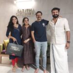Sshivada Instagram - Happy to meet you after a long time at your new space chechi and cheta 😍🥰 @actor_jayasurya @sarithajayasurya @sarithajayasurya_designstudio #happyplace #newspace #chechiandchettan #happyclient #smiles Saritha Jayasurya Design Studio