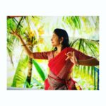 Sshivada Instagram - When you do things from your soul, you feel a river moving in you, a joy. ~ Rumi ❤️ #prepare #practice #perform #dancer #danceperformance #classicaldance #classical #dance2020 #thistooshallpass