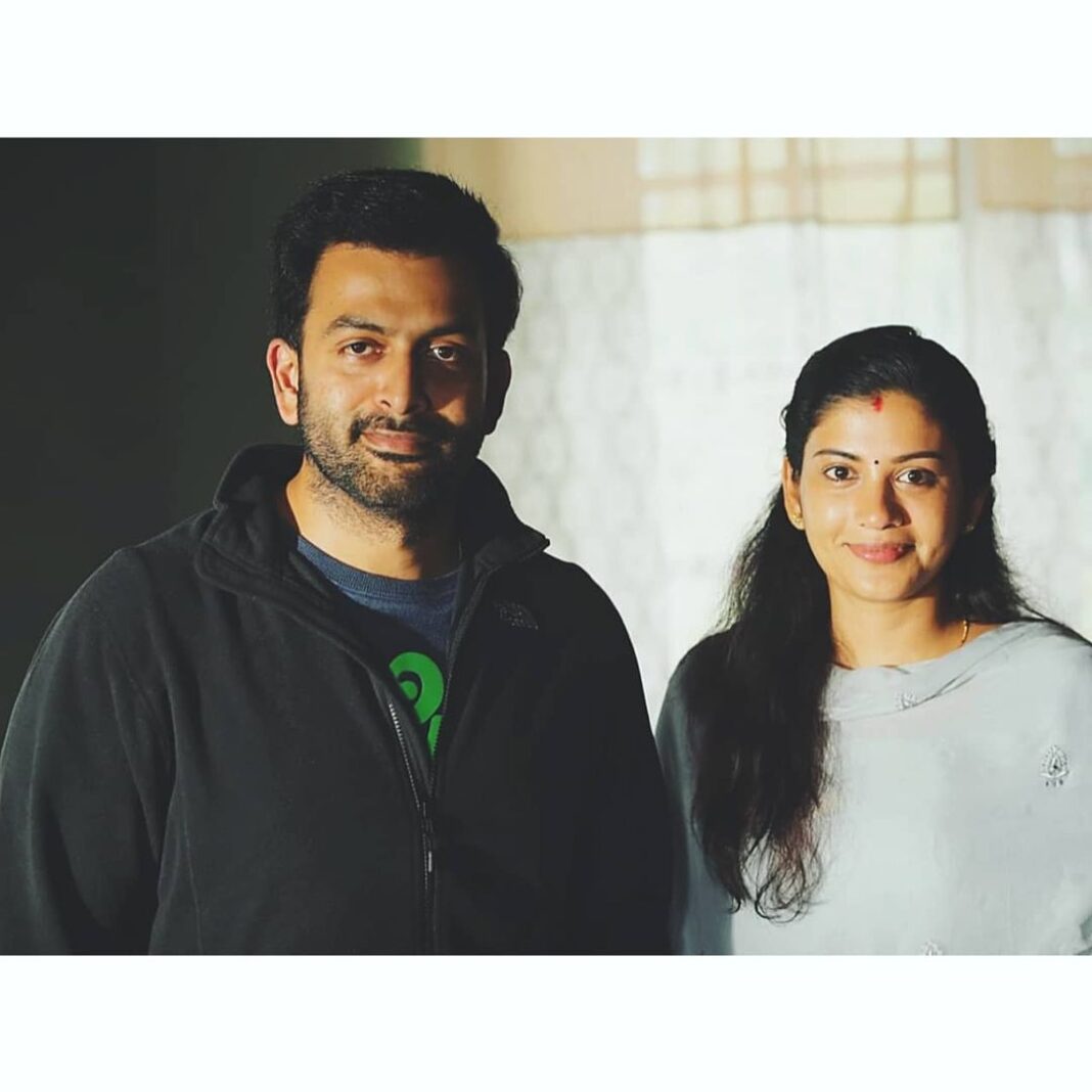 Sshivada Instagram - 𝐇𝐚𝐩𝐩𝐲 𝐛𝐢𝐫𝐭𝐡𝐝𝐚𝐲, 𝐑𝐚𝐣𝐮 𝐞𝐭𝐭𝐚!! ❤️ @therealprithvi #happybirthdayprithviraj #bestwishes #keepinspiring