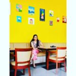 Sshivada Instagram – Spotted a beautiful wall.. So why not take a picture then? 😉 Enjoy the little things in life ❤️

📸 : @reshma.rohini ❤️

#happywednesday #onehotchocolateplease #beautifulday #wallartdecor #yellowwall #enjoyeverymoment #begratefuleveryday #goodthingsarecoming #familytime