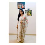 Sshivada Instagram - The joy of dressing is an art - John Galliano What should I call my outfit? 𝐒𝐢𝐦𝐩𝐥𝐞 𝐚𝐧𝐝 𝐒𝐢𝐠𝐧𝐢𝐟𝐢𝐜𝐚𝐧𝐭?😍 Guess that goes well with this one. Thank you @vastrakriti.boutique for sending me this beautiful clothing. ❤️ #happycustomer #simpleyetsignificant #vastrakriti #believeinyourself #artofdressing #flauntyourself #whitelove #dupattalove