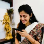 Sshivada Instagram – Caught Candid 😊

📸 : @reshma.rohini ❤️

#happytimes #goodday #beingtraditional #favoriteoutfit #malayali #guruvayurappan #krishnadevotee #stayhappy #staypositive Ambalapuzha