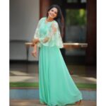 Sshivada Instagram – 🌼

Outfit: @sarithajayasurya_designstudio ❤️

#oceanblue #designerwear #shootdiaries #beautifulday #loveyourself #lovelife #throwbackthursday #throwback #sarithajayasuryadesignstudio