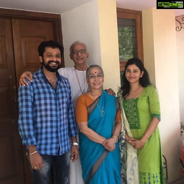 Sshivada Instagram - Happy birthday Shantha Akka .I consider it as a blessing that I could learn Natyam from you both.My humble pranams🙏🏻 #thedhananjayans #Gurus #bharathakalanjali #feelingblessed #blessedbeyondmeasure