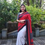 Sshivada Instagram - Am i still in the christmas mood?? Actually no. Just wanted to post some pics taken during christmas eve😜😁 👗@vastrakriti.boutique @lancytom 📷 @muralikrishnan1004 #throwback #christmasvibes #saree #sareelove #ammameeting