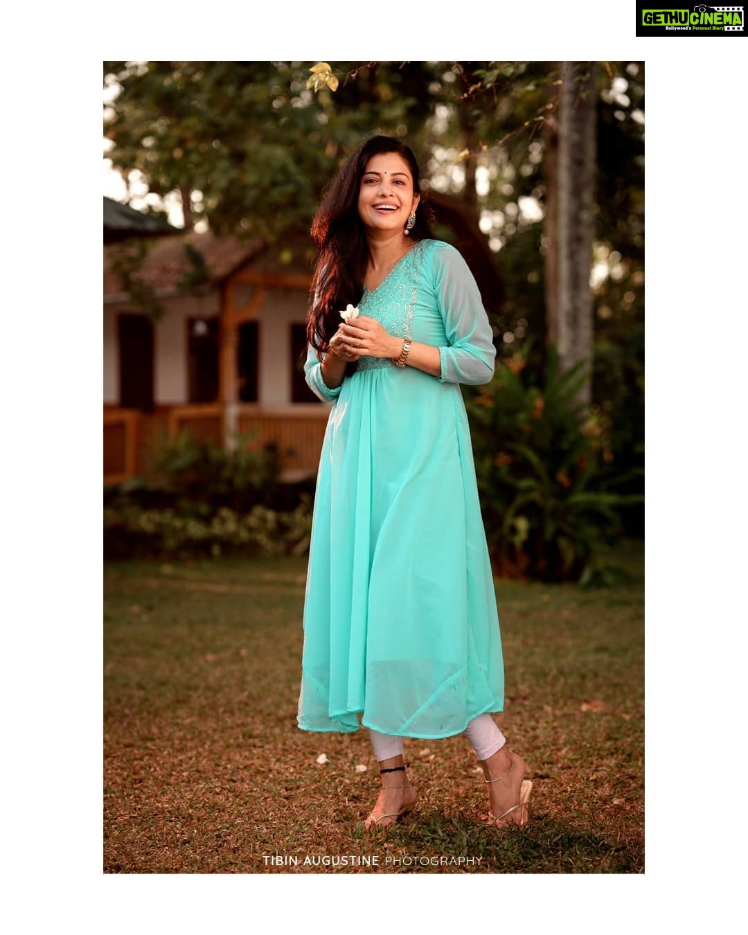 Sshivada Instagram - Whatever makes your soul happy... do that😊 📸 @tibinaugustinephotography 👗 @fera_designs Location @canoeville MUA @sajeesh_s_0619_make_over #newyear #newbeginnings #happiness💕 #love #positivelife #stayblessed Canoe Ville