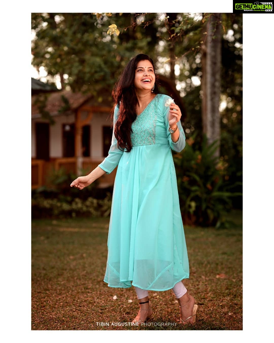 Sshivada Instagram - Whatever makes your soul happy... do that😊 📸 @tibinaugustinephotography 👗 @fera_designs Location @canoeville MUA @sajeesh_s_0619_make_over #newyear #newbeginnings #happiness💕 #love #positivelife #stayblessed Canoe Ville