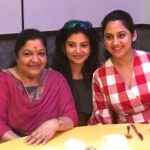 Sshivada Instagram – Happy birthday miya.Have a great year ahead Dr. This would be a pic dat I would cherish forever… With our sweet Chitra Chechi  n U😍😍😍