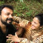Sshivada Instagram - Happy birthday to the ever young and talented peeli ☺️Have a great year ahead Chackocha... #kunchakoboban #HBD #throwback #ShikkariShambhu