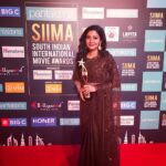 Sshivada Instagram – Thank you all for your great support.Special thanks to my #adhekangal team.A big shout out to #SarithaJayasuryaDesignStudio for De lovely saree #SIIMAAwards # Happinessoverloaded