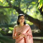 Sshivada Instagram - "Reigning my love for the timeless classic..." 🌸🌸 Clicked by @ganesh_anbayeram Saree from @meadow_by_priyanka Blouse designed by @styledivalabel Jewellery from @venbaaa_collections Styling & MUA @sushma_subramaniyan #saree #sareelove #sareelovers #sixyardsofelegance #sixyardsofsheerelegance #traditionalwear #beingtraditional #beyourself #loveyourlife #liveyourlife